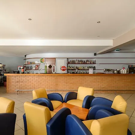 Praia Da Rocha | Condominio Vila Rosa Апартаменты *